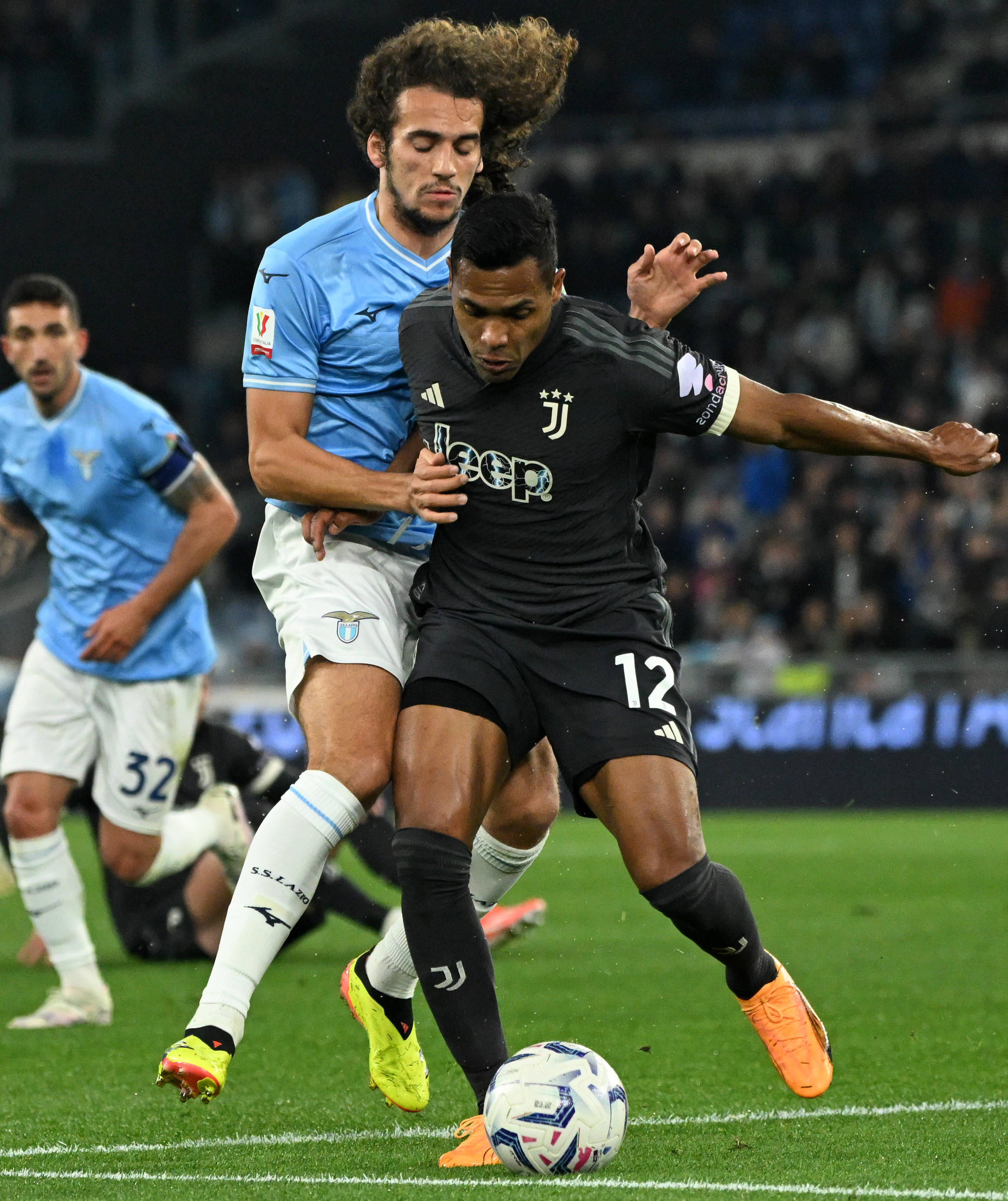 尤文图斯战胜对手,球迷热情支持的简单介绍 尤文图斯战胜对手,球迷热情支持的简单介绍