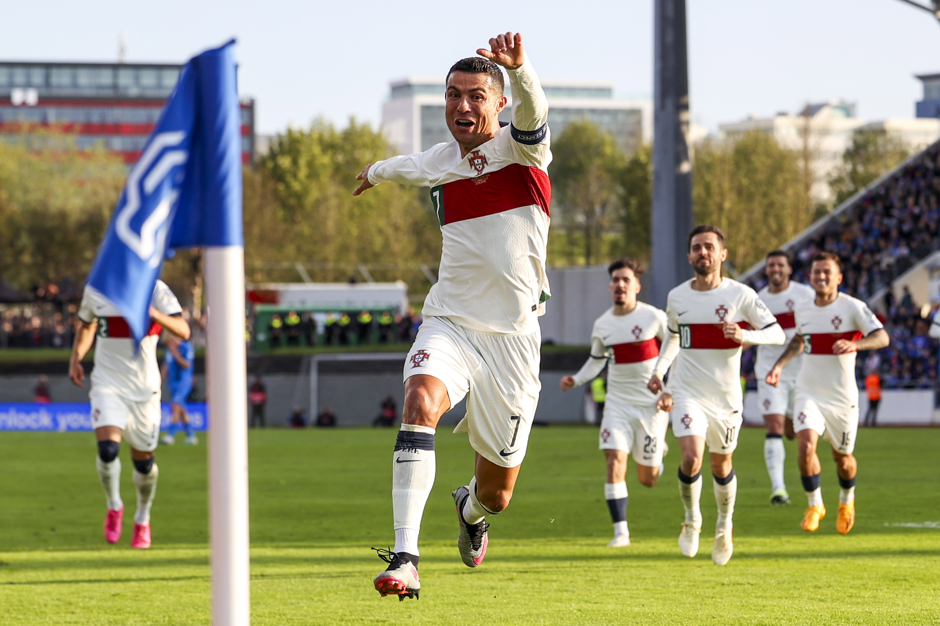 葡萄牙欧锦赛比赛中获胜,晋级下一轮 葡萄牙欧锦赛比赛中获胜,晋级下一轮