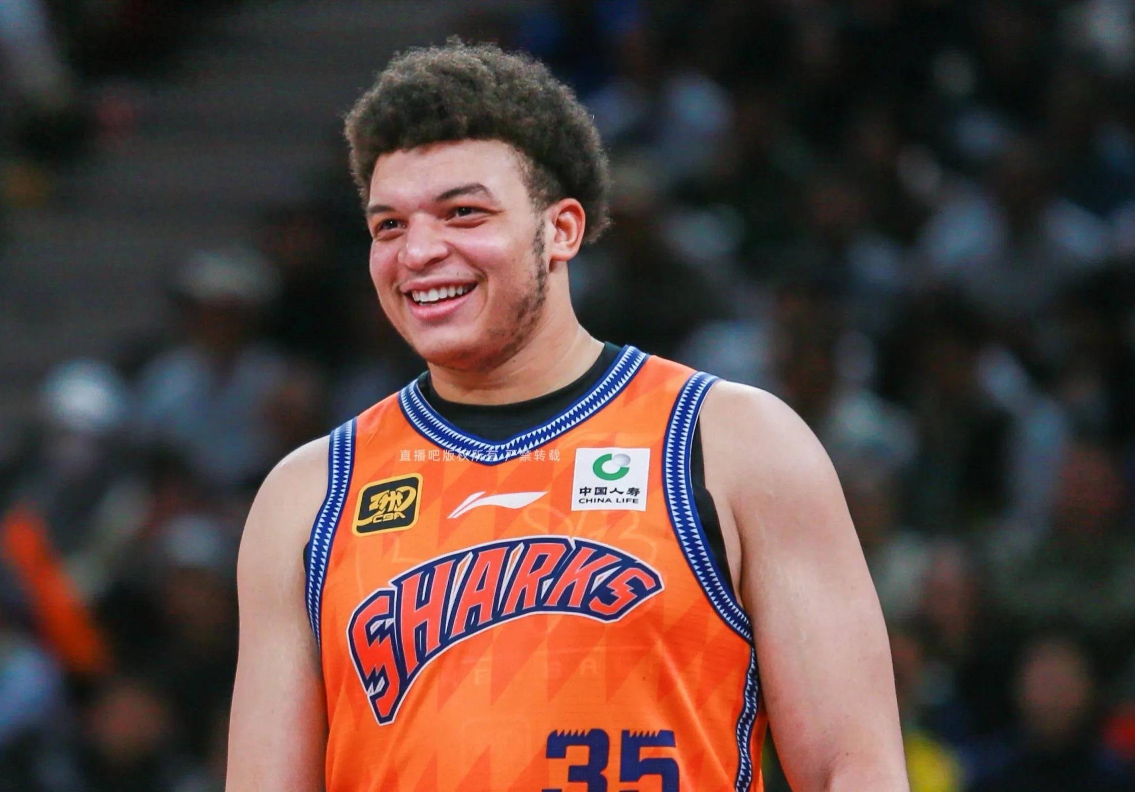 上海男篮外援状态回升,成为球队关键力量 上海男篮外援状态回升,成为球队关键力量