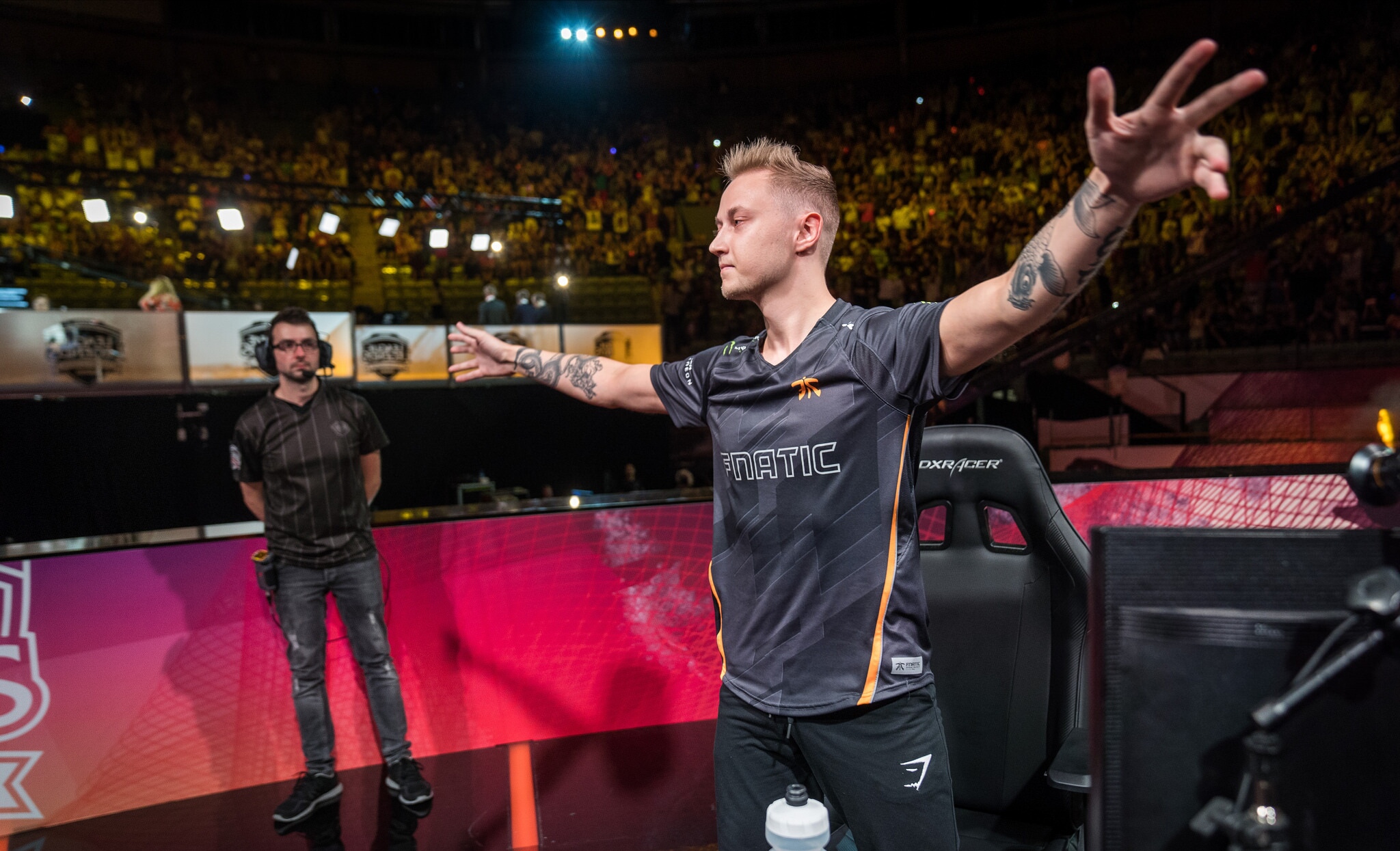 开云体育登录-FNC绝杀TL，Deft拿下关键大龙峡谷大战四强赛，点燃全场激情的简单介绍