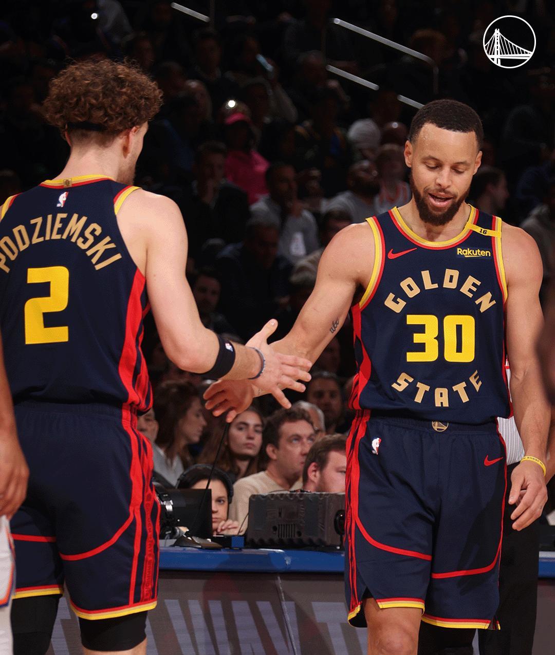 勇士队战胜尼克斯队，东部赛场开门红