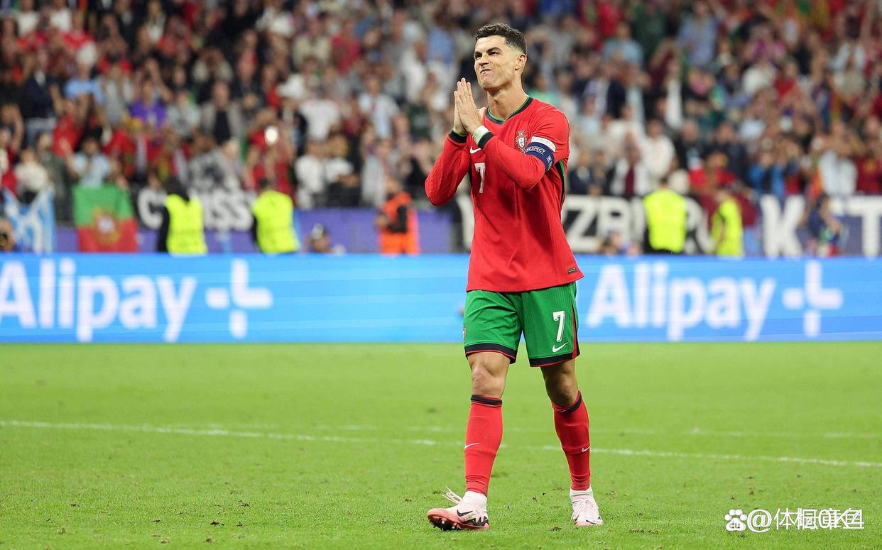 皇家马德里逆转AC米兰,C罗荷兰联袂完胜意甲劲旅 皇家马德里逆转AC米兰,C罗荷兰联袂完胜意甲劲旅