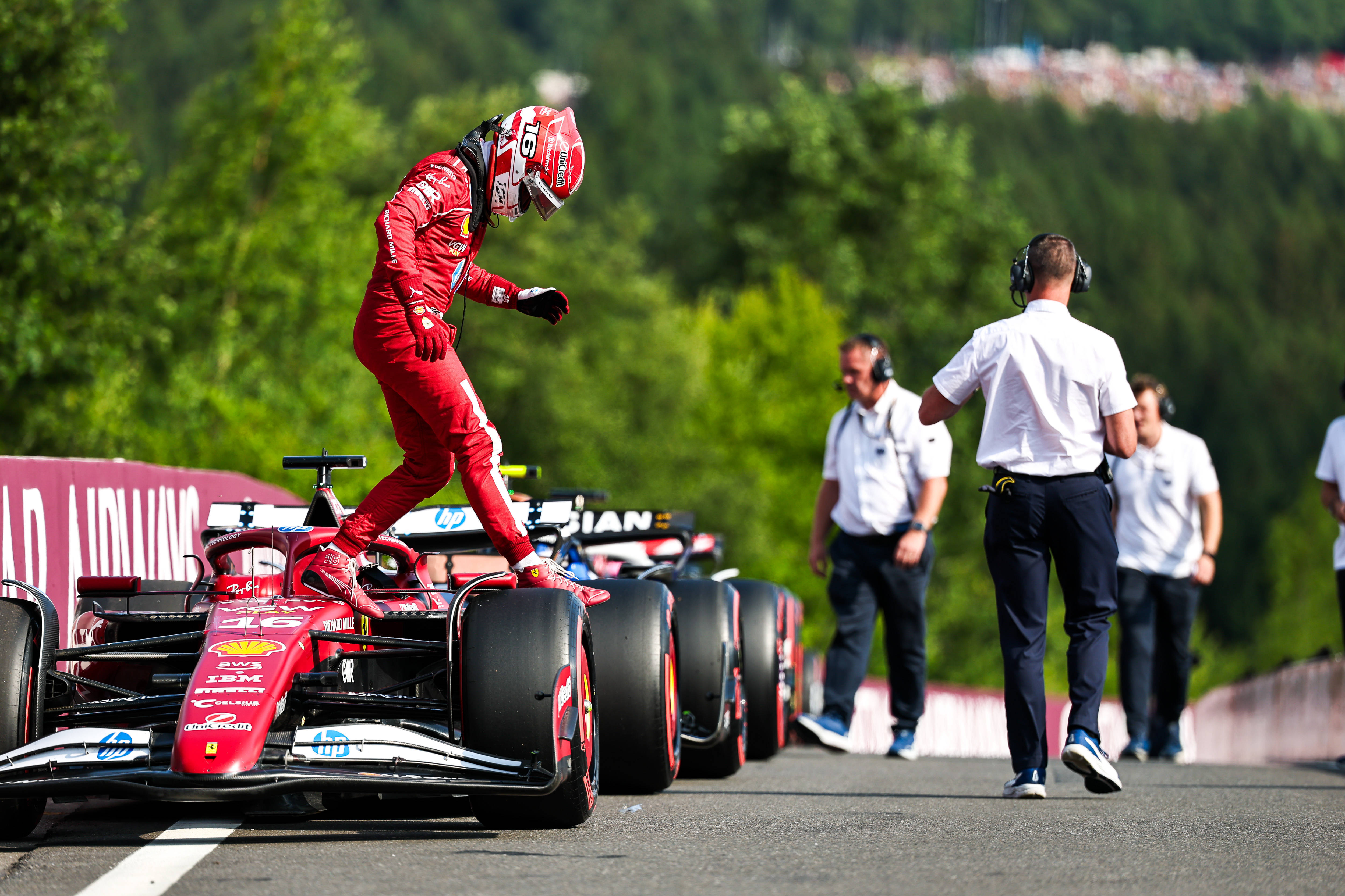 包含雷诺车队力克迈凯伦，勒克莱尔惊艳四座的词条