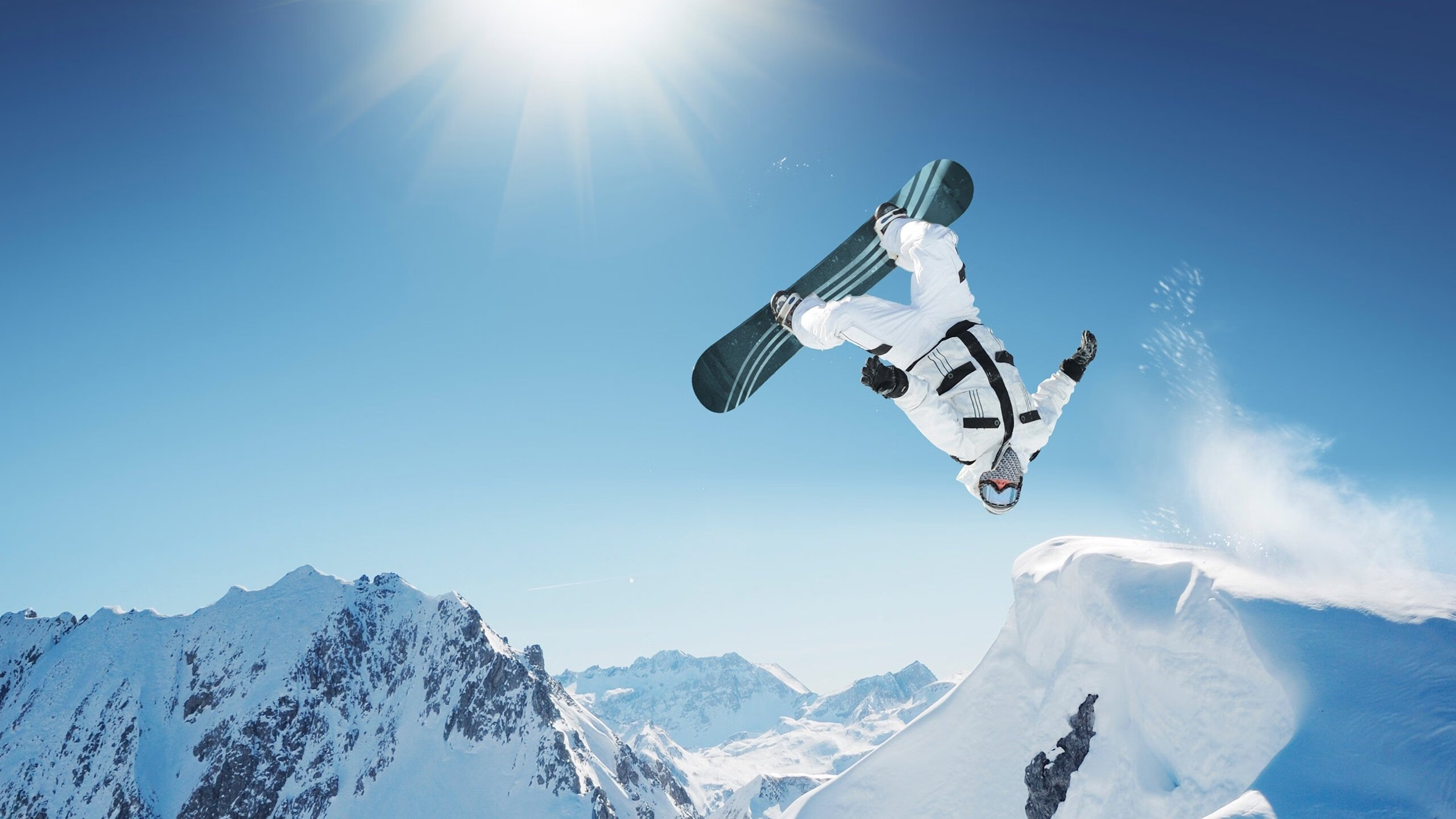 开云下载-轰鸣与欢呼交响时，当F1揭幕战的悬念被北京队横扫雷霆的热望冲破