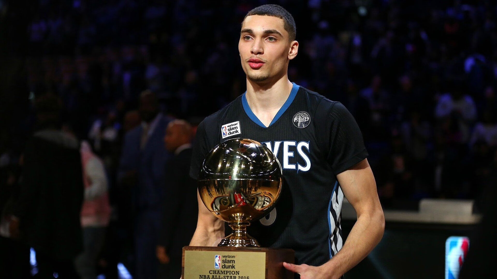 开云体育在线-绿茵场上的乒乓绝杀，当林高远一脚削球终结三狮军团